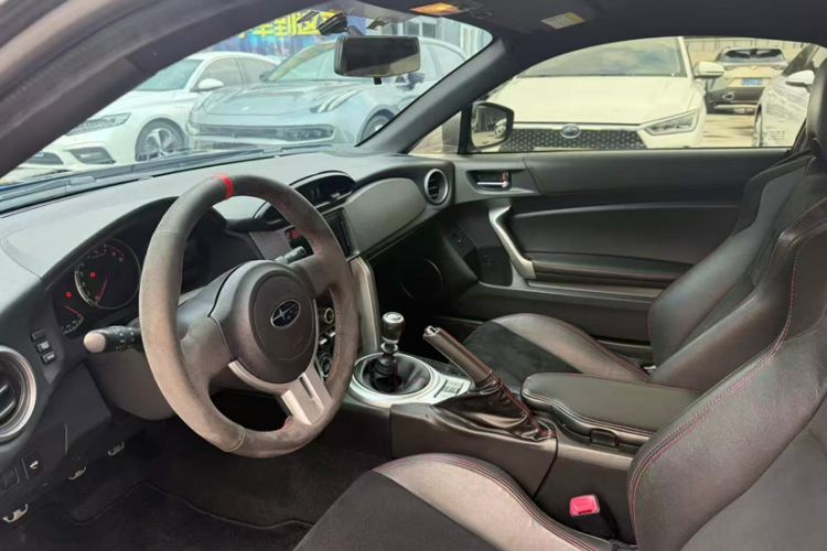 Used Subaru BRZ 2015 2.0i Manual Model