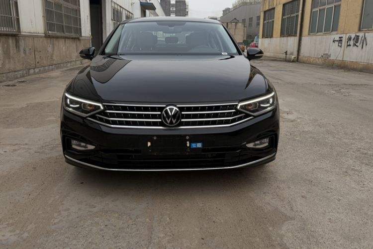 Used Volkswagen Magotan 2025 Revised Version 2 Zhongxiang Edition 280TSI DSG Luxury Trim Exterior 1