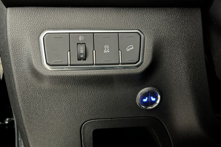 Used Haval M6 2023 PLUS 1.5T DCT Elite Smart Connectivity Model
