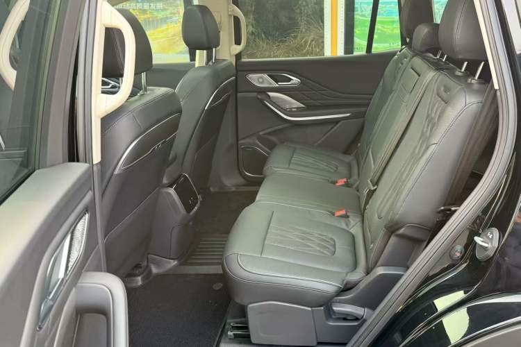 Used Hongqi HS7 PHEV 2024 2.0T PHEV Four-Wheel Drive Flagship Edition 7 Seats Interior 2