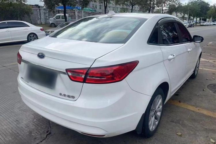 Used Ford Escort 2015 1.5L Automatic Fashion Model