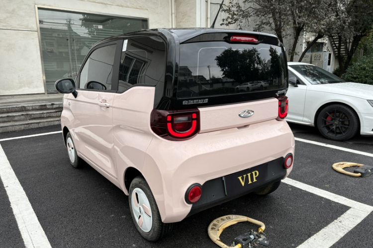 Used Chery QQ Ice Cream 2022 120km Conical Shape Lithium Iron Phosphate Exterior 3