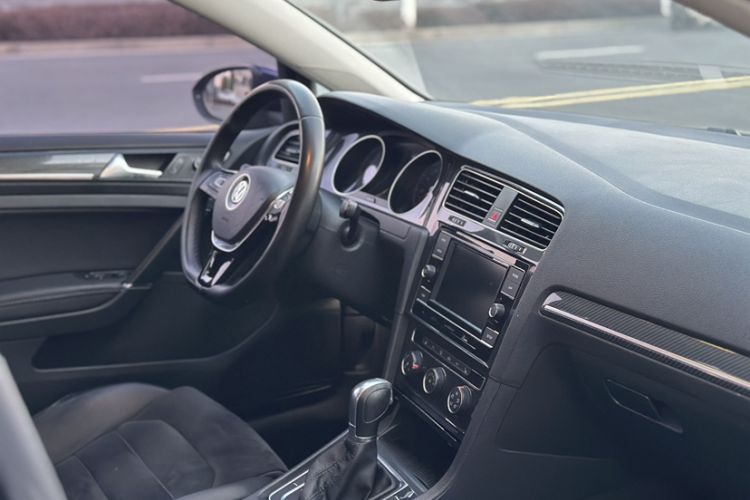 Used Volkswagen Golf 2018 230TSI Automatic Luxury Version