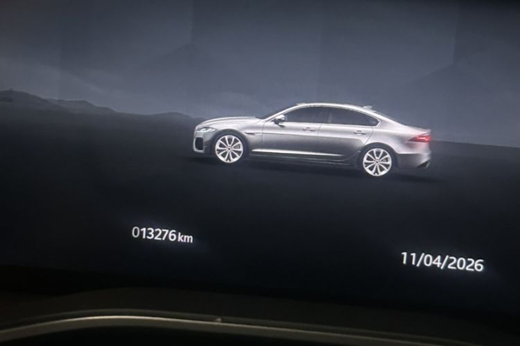 Used Jaguar XFL 2023 XFL 2.0T P200 Two-Wheel-Drive Elite Luxury Edition Odometer Close Up