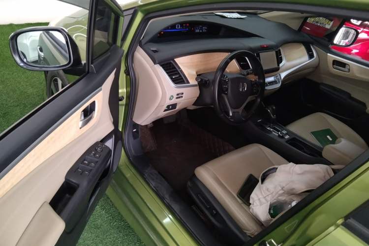 Used Honda Jade 2013 1.8L CVT Luxury Edition 5 seats