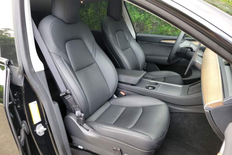 Used Tesla Model Y 2021 Long-Range All-Wheel-Drive Version 3D7 Right Front Seat