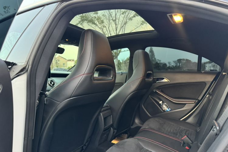 Used Mercedes-Benz CLA 2018 CLA 220 4MATIC Interior 6