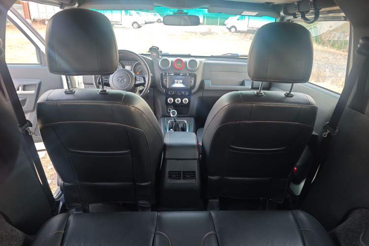 Used BAIC Off-Road BJ40 2016 2.0T Manual Two-Wheel Drive Prestige Edition