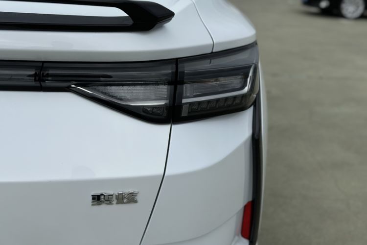 Used Dongfeng Aeolus Yixuan 2023 Mach Edition 1.5L Automatic Chasing Wind Version Exterior 6