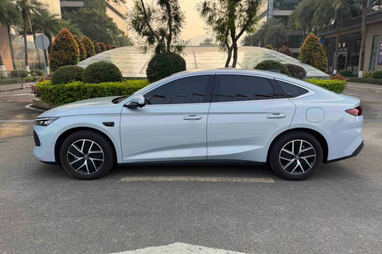 Used BYD Qin L 2025 DM-i Smart Drive 120KM Superior Model Exterior 4