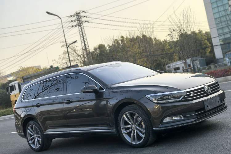 Used Volkswagen Variant 2017 380TSI Two-Wheel Drive Comfort Edition