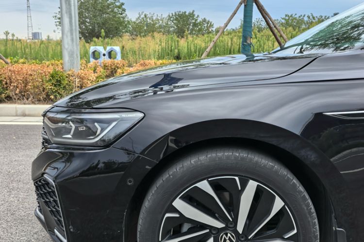 Used Volkswagen Passat 2022 330TSI Starry Luxury Edition – Exclusive Special Edition