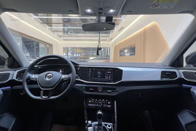 Used Volkswagen Tayron 2020 330TSI Two-Wheel Drive Luxury Smart Connectivity Version Audio And AC Panel