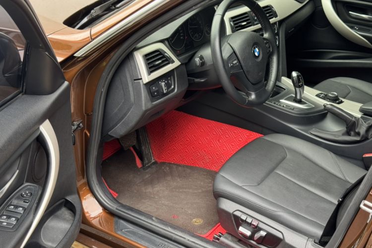 Used BMW 3 Series 2016 320Li Ambition Model
