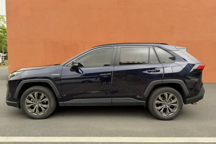 Used Toyota RAV4 2023 Dual-Engine 2.5L E-CVT Two-Wheel Drive Elite Plus Edition
