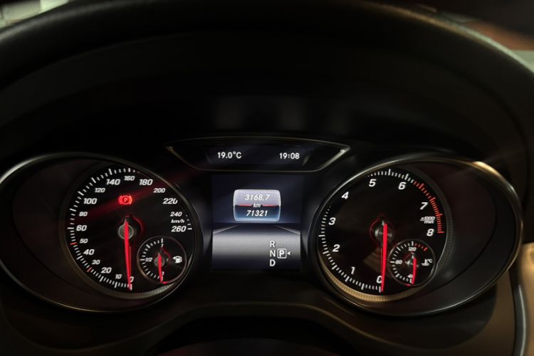 Used Mercedes-Benz CLA 2018 CLA 220 4MATIC Odometer Close Up