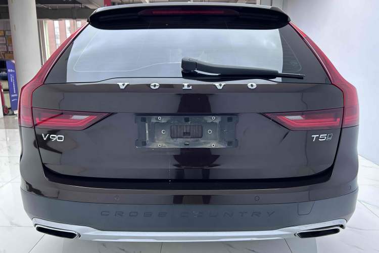 Used Volvo V90 2017 Cross Country T5 AWD Smart Range Edition