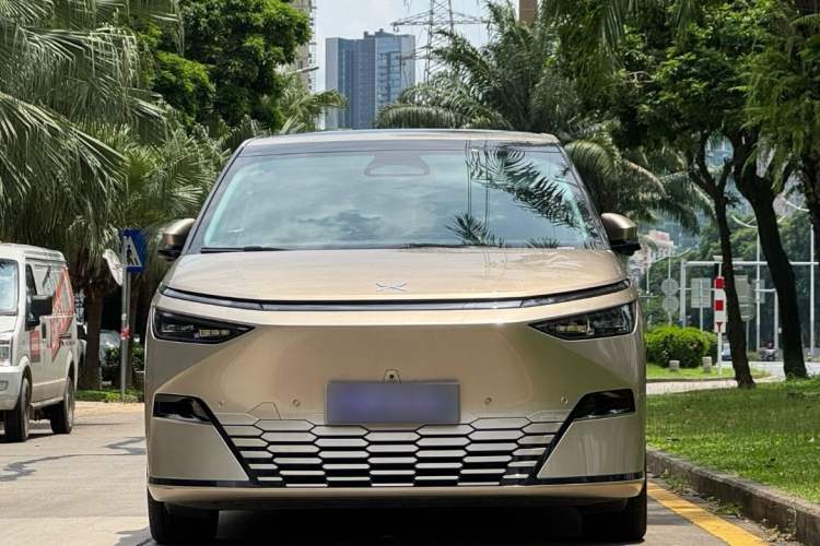 Used XPeng X9 2024 702 Ultra-Long Range Max