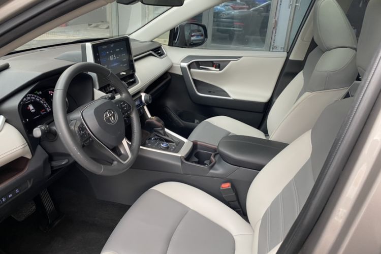 Used Toyota RAV4 2020 2.0L CVT Four-Wheel Drive Prestige Edition