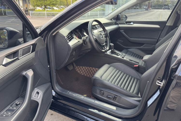 Used Volkswagen Magotan 2019 330TSI DSG Leading Model China VI Standard
