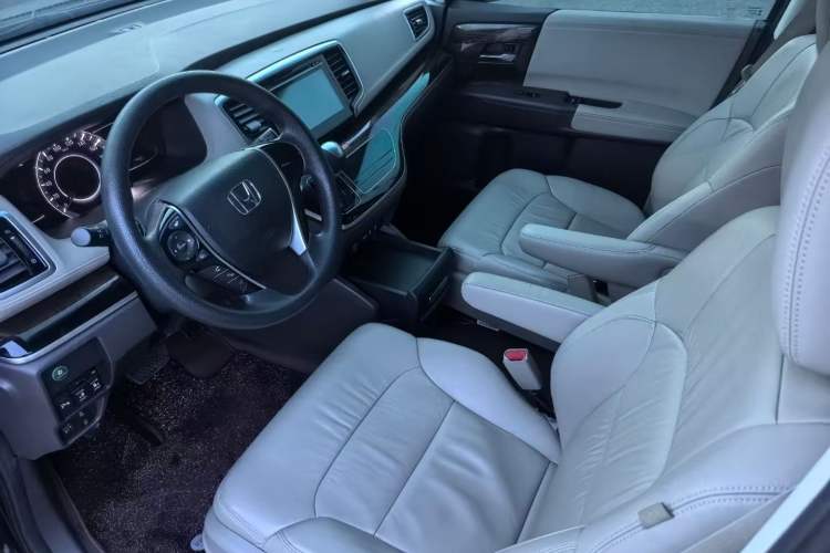 Used Honda Odyssey 2015 Revised 2.4L Luxury Edition