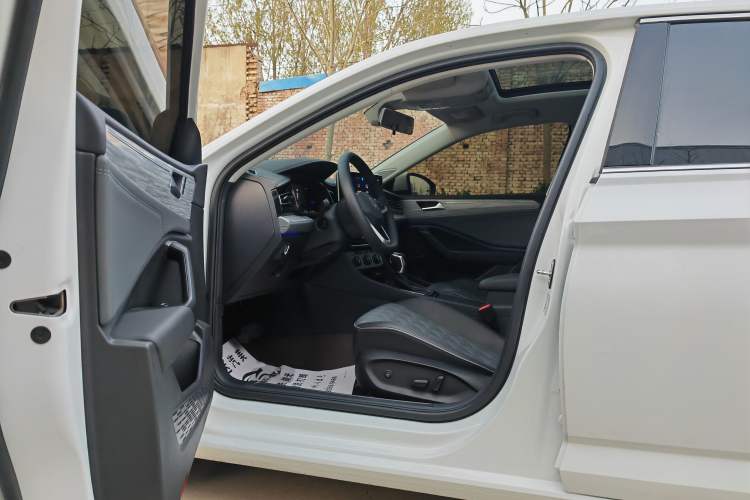 Used Volkswagen Sagitar 2025 300TSI DSG Excellence Edition Interior 3