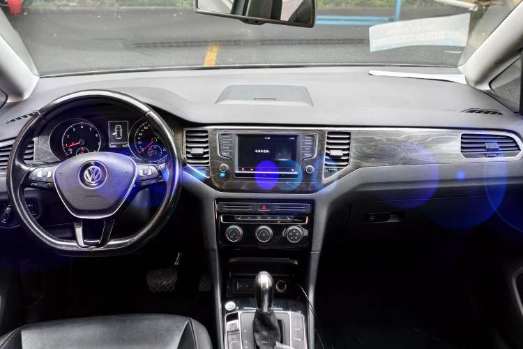 Used Volkswagen Golf Sportsvan 2016 230TSI Automatic Luxury Version