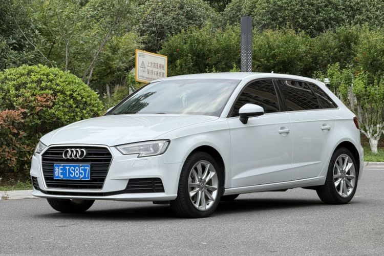 Used Audi A3 2018 30th Anniversary Edition Sportback 35 TFSI Ambition Model Guazi used car, China used car export, Used car for sale, Used cars, Cheapest cars for sale