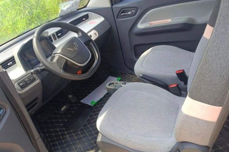 Used Wuling Hongguang MINIEV 2022 Macaron Premium Model – Lithium Ternary Battery Interior 5