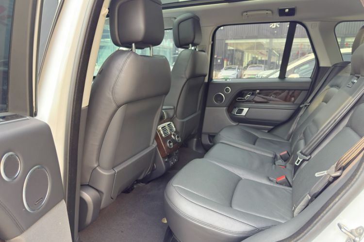 Used Land Rover Range 2021 3.0 L6 Centennial Edition Interior 4