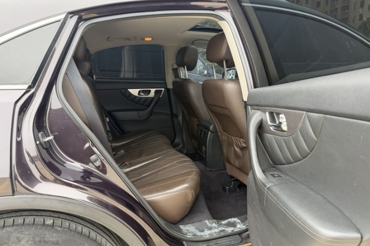 Used Infiniti QX70 2013 3.7L Standard Edition
