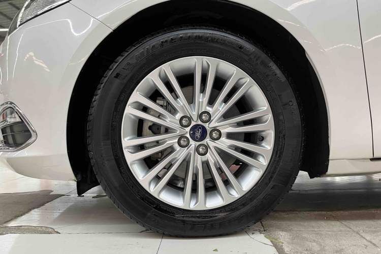 Used Ford Taurus 2017 EcoBoost 245 Fashion Edition Exterior 6