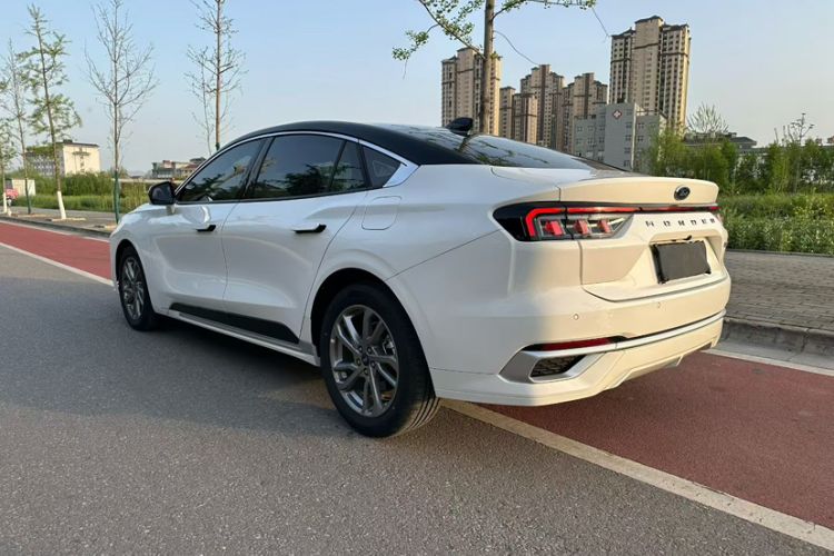 Used Ford Mondeo 2023 EcoBoost 245 Luxury Model Exterior 3