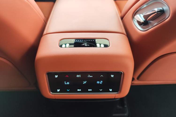 Used BYD Tang L 2025 EV 600KM All-Wheel-Drive LiDAR Flagship Model Interior 1