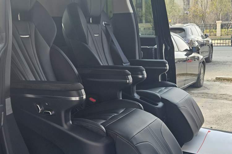 Used Hongqi HQ9 PHEV 2024 2.0T Four-Wheel Drive Business Edition