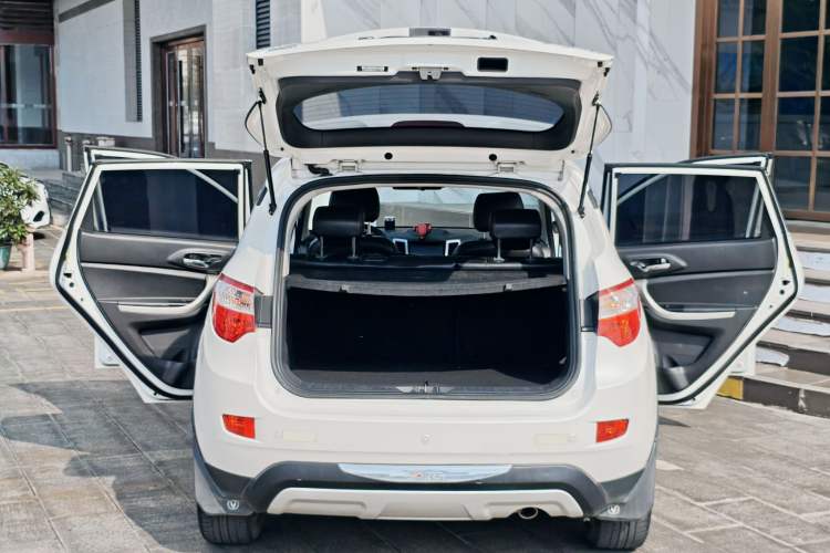 Used Changan CS35 2014 1.6L Automatic Luxury Model China IV Standard
