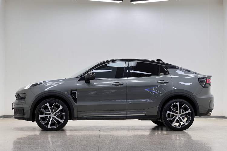 Used Lynk & Co 05 2020 2.0TD Four-Wheel Drive HypeHalo Exterior 3