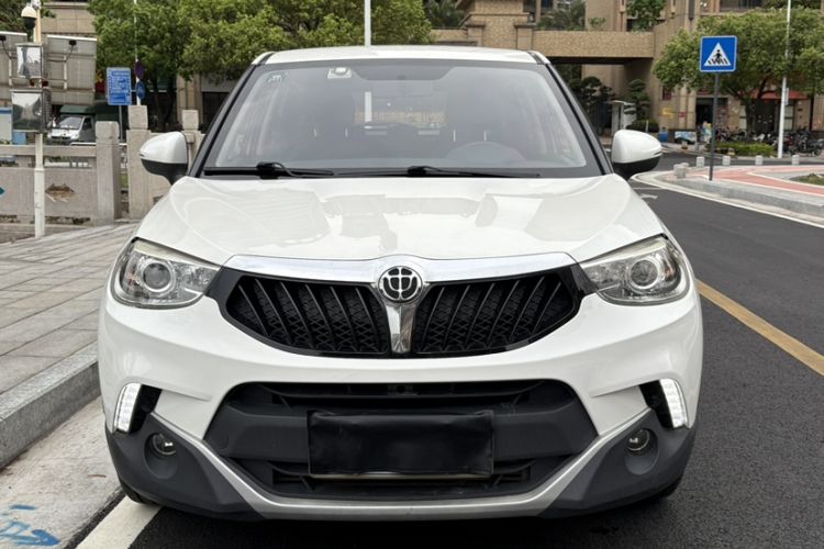 Used Brilliance V3 2016 1.5T Automatic Elite Model Exterior 3