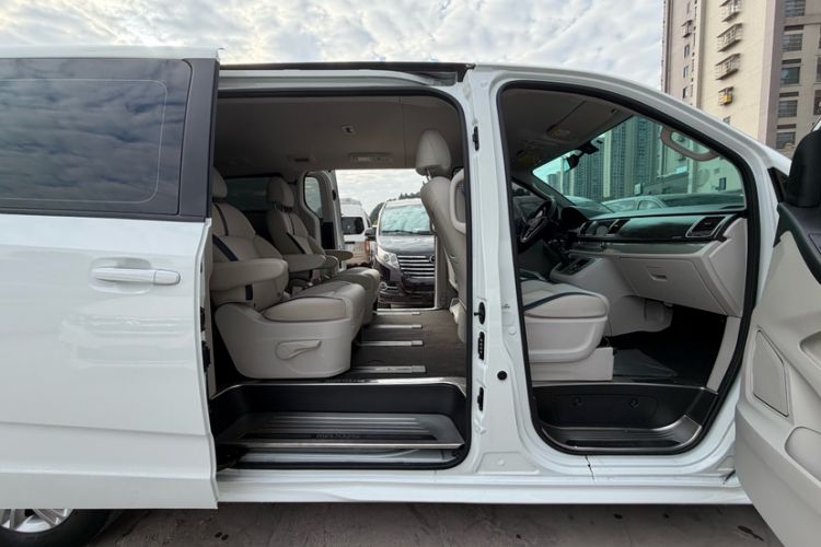 Used SAIC MAXUS G10 2021 2.0T Manual Elite Edition Diesel 7-Seater Interior 8