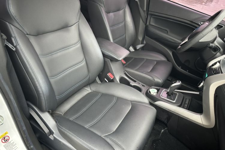 Used BYD Yuan New Energy 2018 EV360 Smart Connect Cool Edition Interior 5