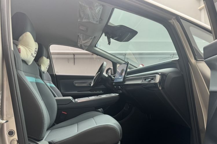 Used AION Y 2023 Plus 610 Enjoy Edition Right Front Seat