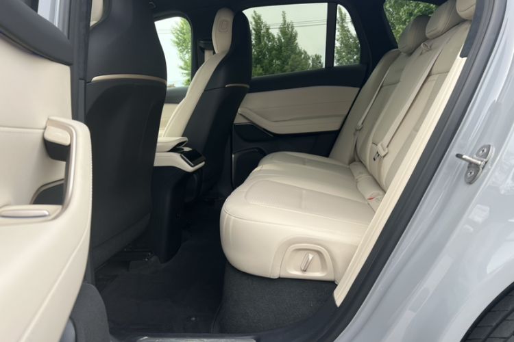 Used Nio ES6 2024 75 kWh Interior 3