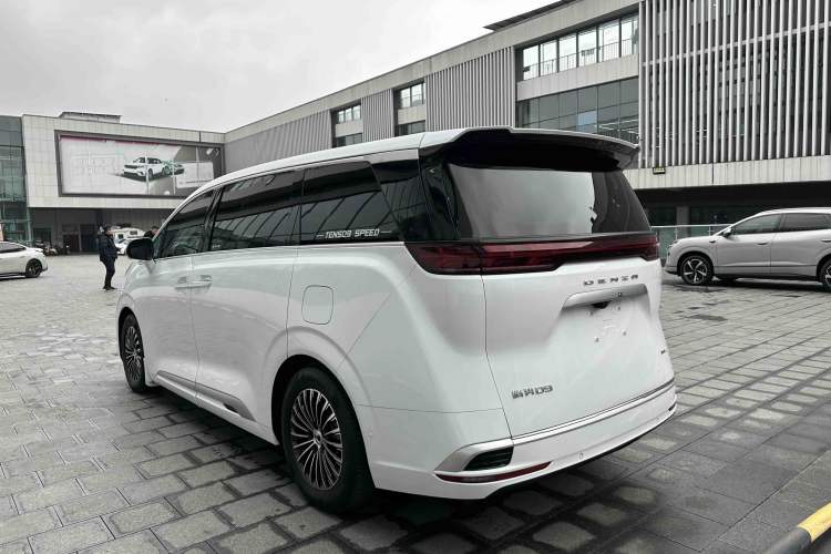 Used Denza D9 2022 DM-i 970 Four-Wheel Drive Flagship Model