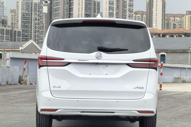 Used Buick GL8 2023 Facelifted Land Cruiser Executive Luxury Version
