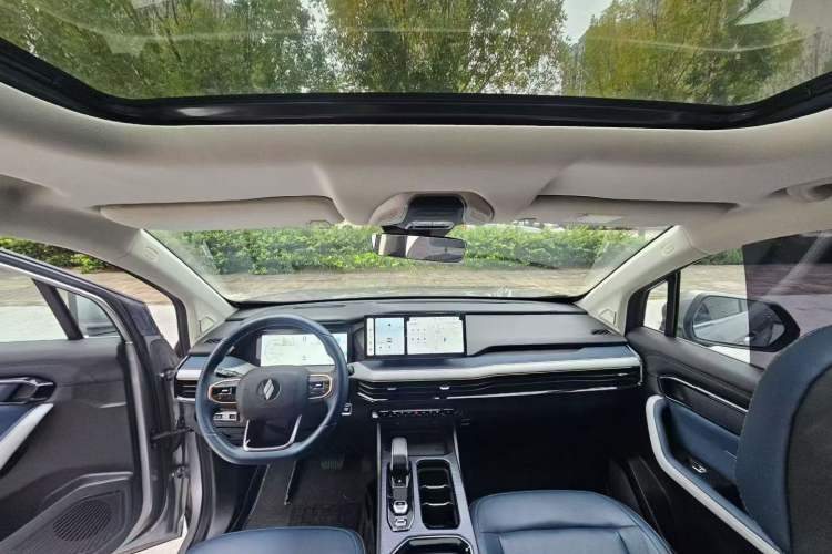 Used Livan Livan 9 2023 470 km Leading Edition
