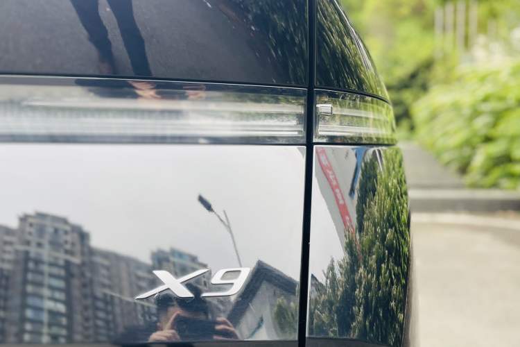 Used XPeng X9 2024 702 Ultra-Long Range Pro
