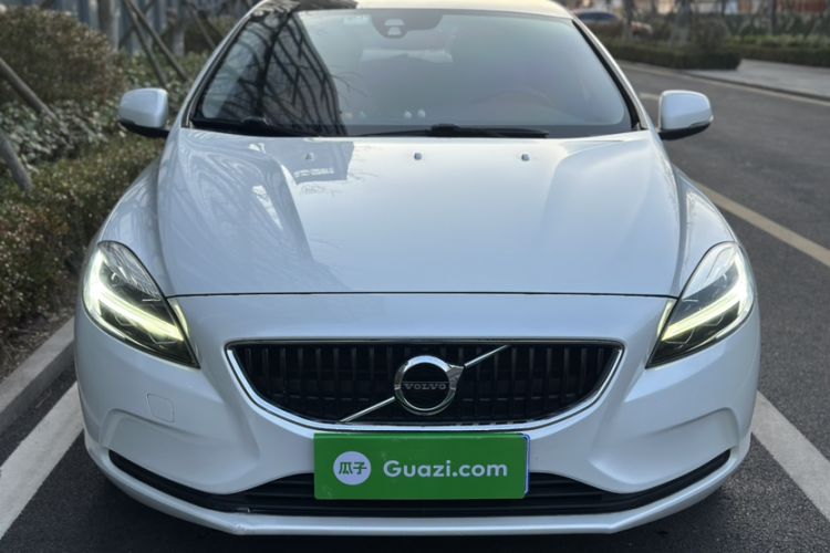 Used Volvo V40 2017 T3 Zhiyi Edition