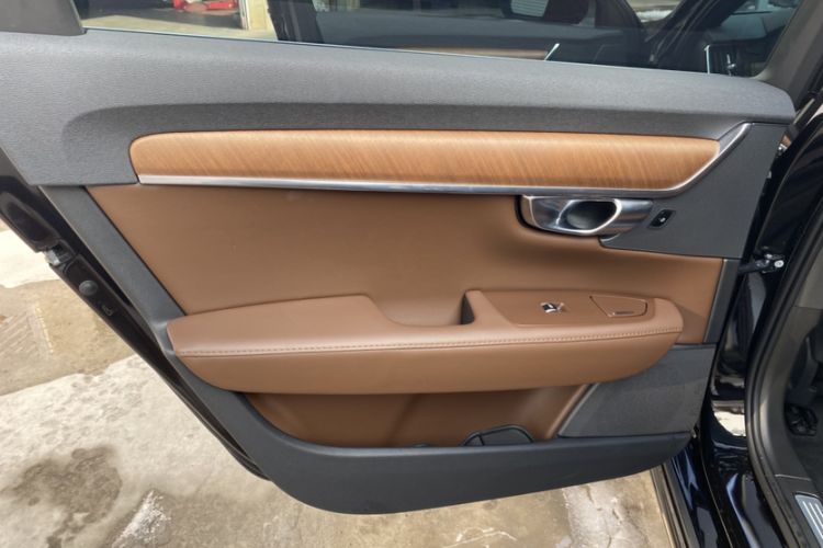 Used Volvo S90 2025 B5 Zhiyi Luxury Edition
