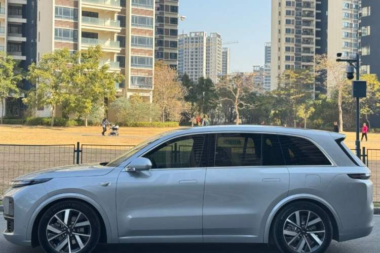 Used Li Auto L8 2023 Pro Model Exterior 3