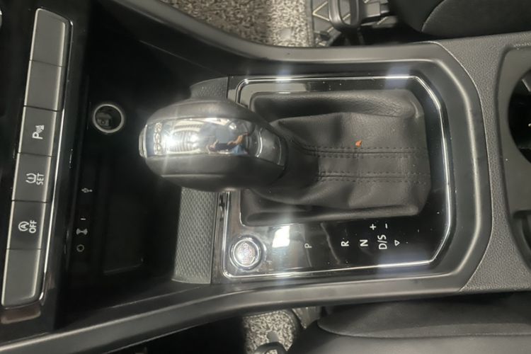 Used Volkswagen Touran 2018 Volkswagen Touran L 280TSI DSG Comfort Edition 7-seater